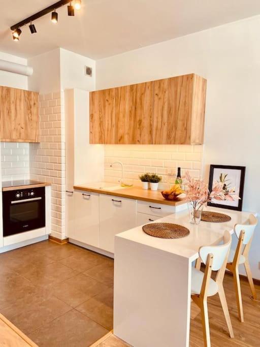 Spacious,Stylish And Comfortable 2 Room Apartment With Million Dollar View Варшава Екстериор снимка