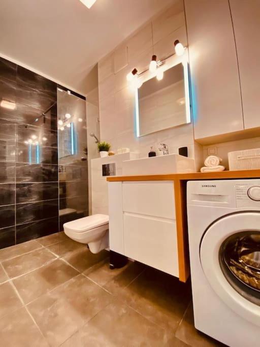 Spacious,Stylish And Comfortable 2 Room Apartment With Million Dollar View Варшава Екстериор снимка