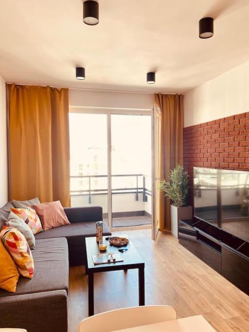 Spacious,Stylish And Comfortable 2 Room Apartment With Million Dollar View Варшава Екстериор снимка